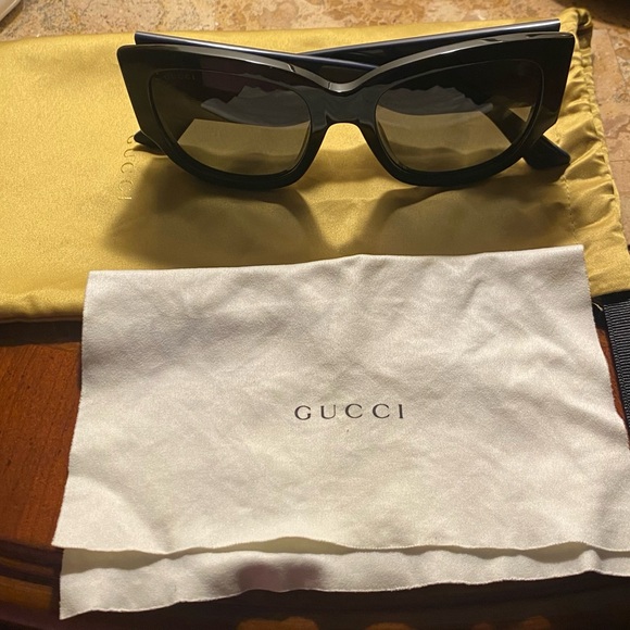 Gucci glasses - Picture 2 of 3
